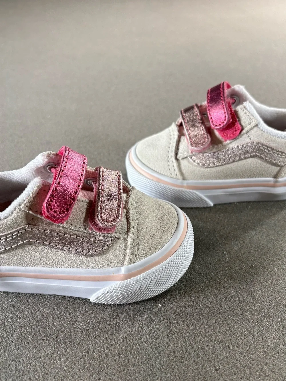 Vans Old Skool Sneaker Toddler Girls Size 2 Off White Suede (READ)